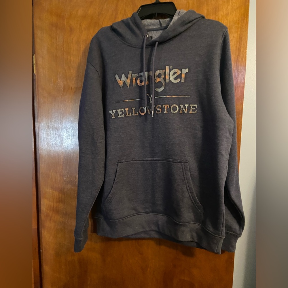 Wrangler Men's Charcoal Gray Yellowstone Hooded Sweatshirt